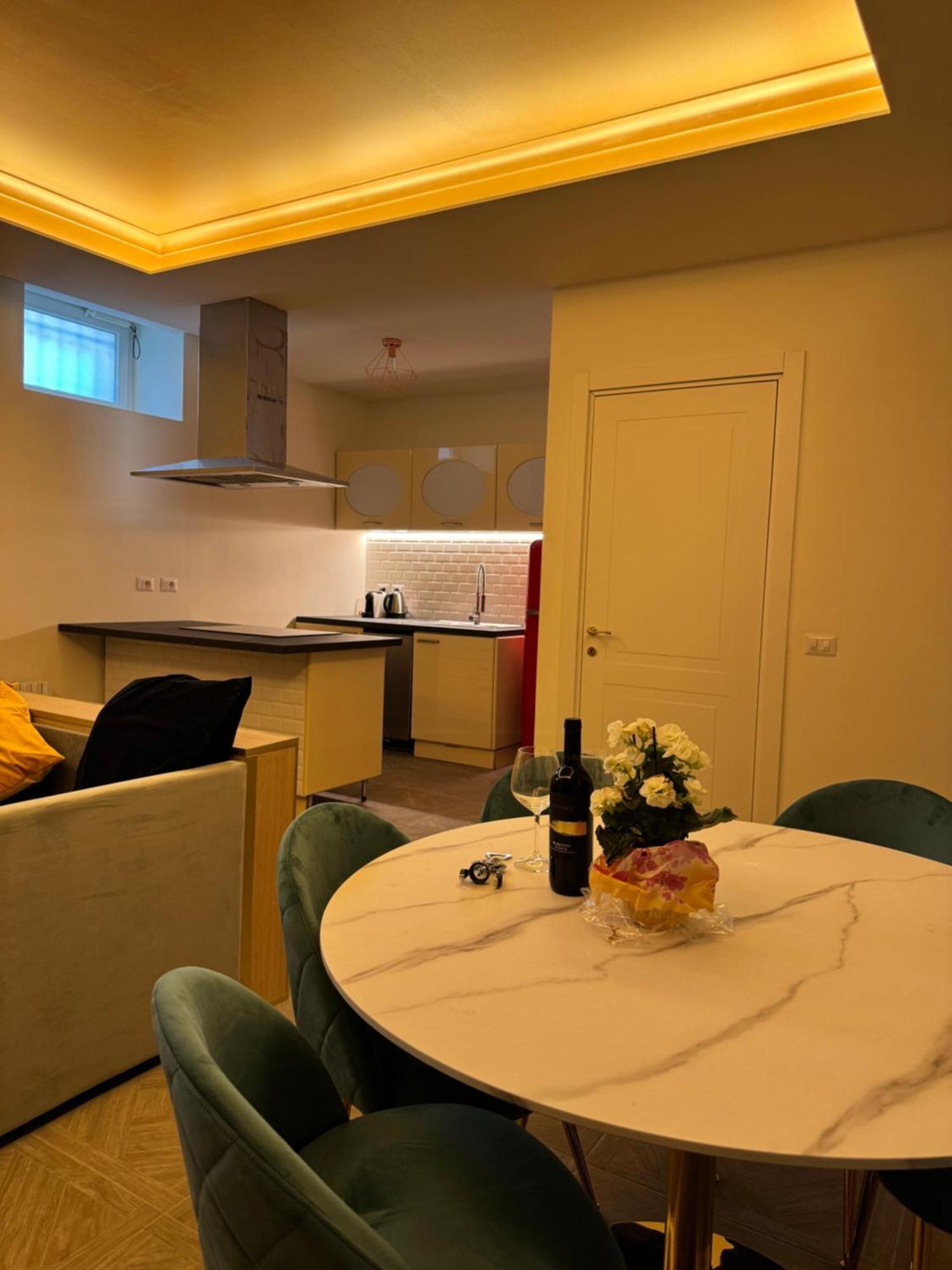 Isola Suites Milan Room photo